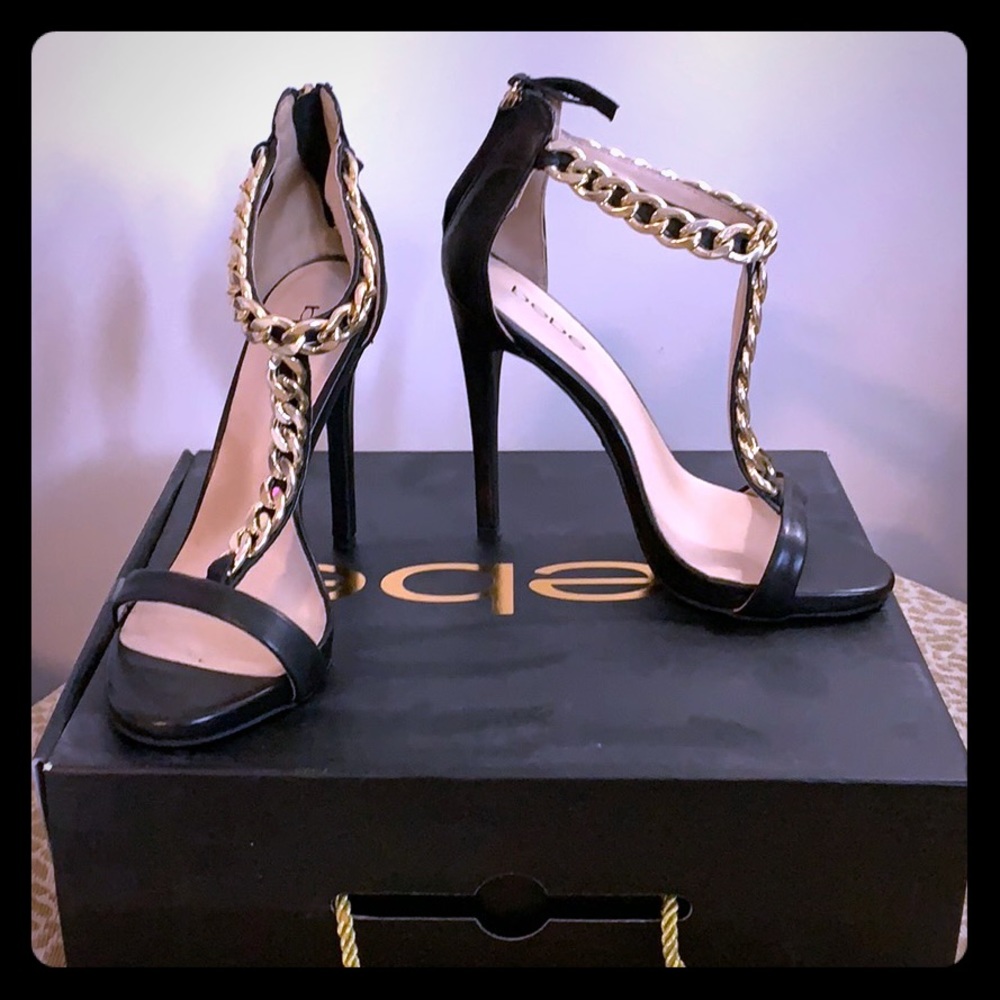 SEXY BEBE SHIREEN BLACK CHAINED HEELS
